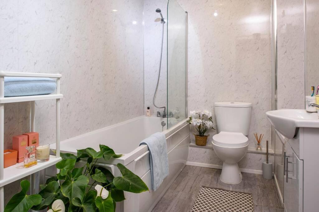 Luxury City Apartment Underground Parking 5* Belfast Eksteriør bilde